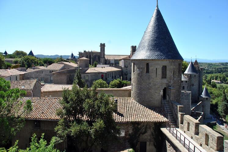 L'hôtel le Floréal 2 étoiles est idéal pour visiter la Cité Médiévale de Carcassonne